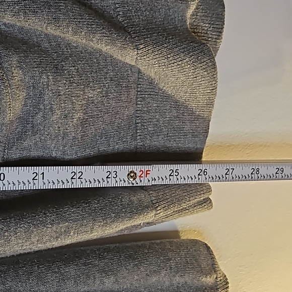 Express Gray Long-Sleeve Comfortable Sweater Size Medium - Picture 9 of 10
